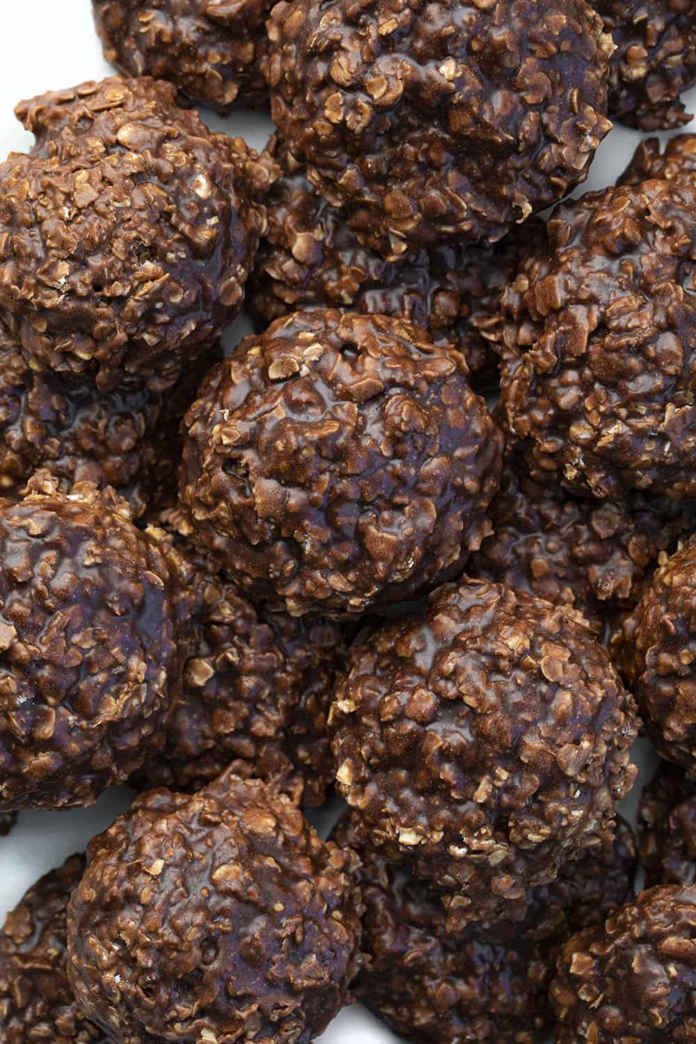 Chocolate Peanut Butter Cookies {No Bake} are a no-bake treat made with quick oats, cocoa, and creamy peanut butter for a quick, but flavorful cookie. No Bake Cookies, Recipes, Cookies, Chocolate, No Bake, Dessert, Easy Cookie Recipes, i am baker, iambaker, breakfast cookie No Bake Chocolate Peanut Butter Cookies from Overhead