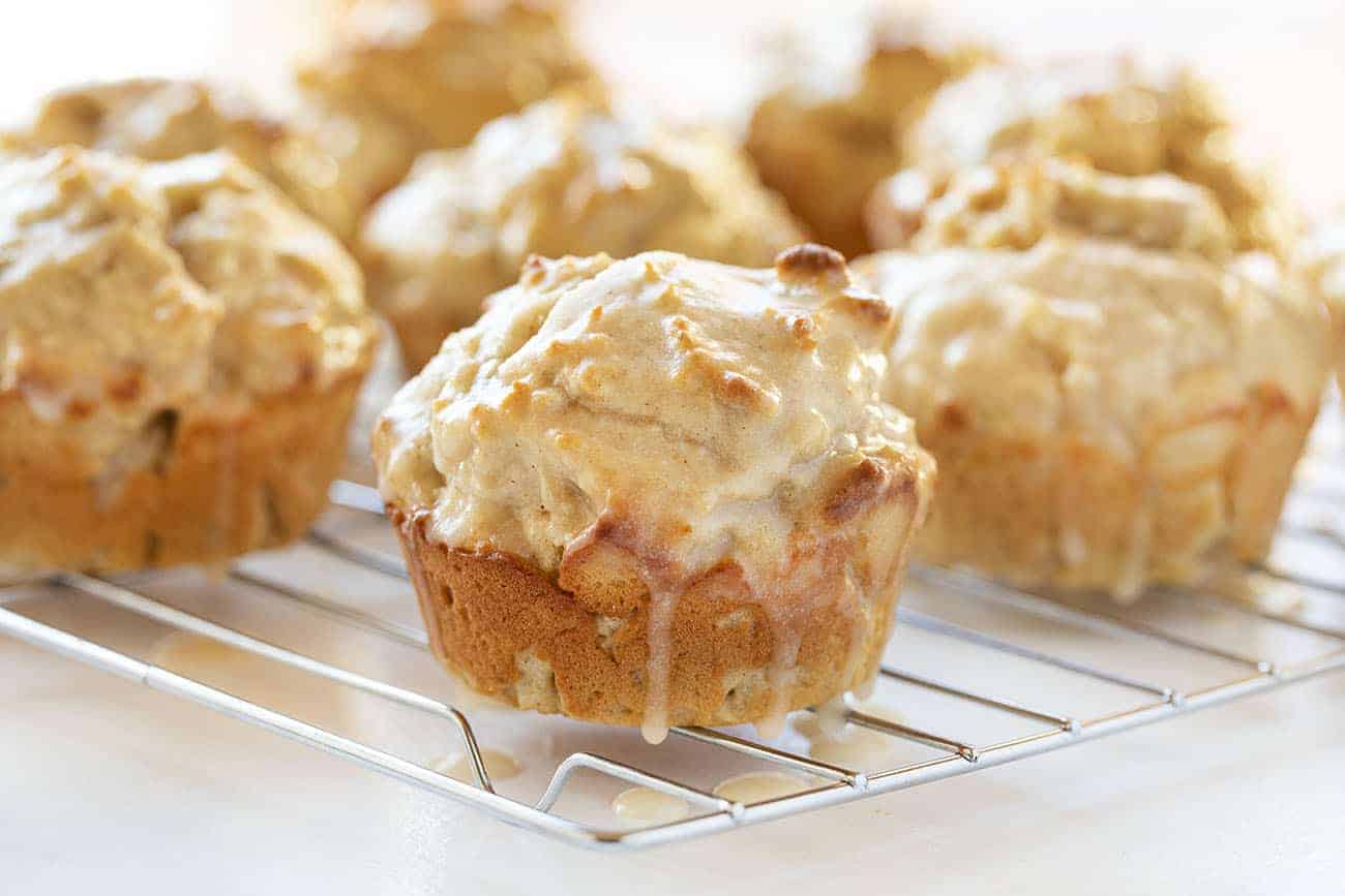 No need to decide between a donut or a muffin when you get both in these tasty Pumpkin Spice Donut Muffins! old fashioned pumpkin spice donut muffins, pumpkin spice donut muffins, iambaker, muffins,baking homemade pumpkin pie spice, pumpkin spice, fall treats, coffee break Old Fashioned Pumpkin Spice Donut Muffins
