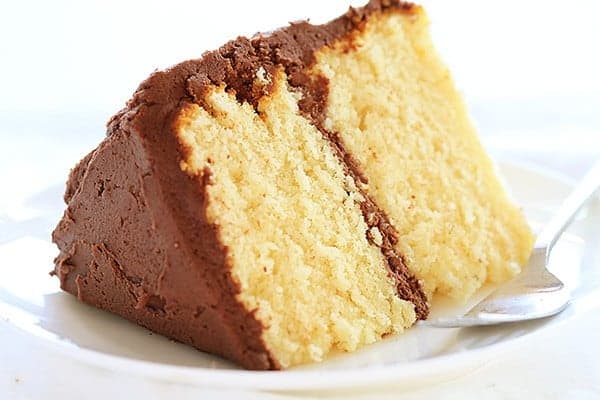 The PERFECT Yellow Cake... from scratch! See how to make it in advance, store it, and also how to give as a gift! #yellowcake #baking #fromscratchbaking #cakemix #iambaker Homemade Yellow Cake Mix