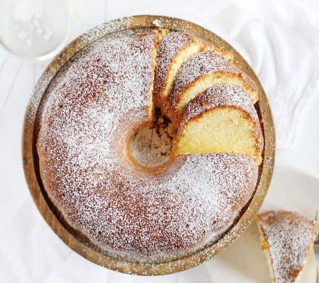 The BEST Pound Cake you will EVER try! This recipe is a WINNER! #poundcake #cake #baking #creamcheesepoundcake #creamcheese #iambaker Cream Cheese Pound Cake